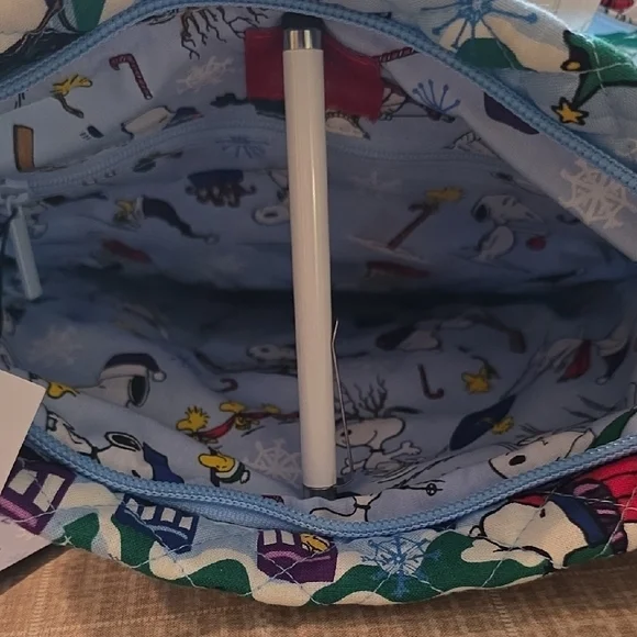 Snoopy Quilted Crossbody Bag - Multicolor - Picture 9 of 9